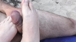 Tanta sborra sui piedini di Valentina!