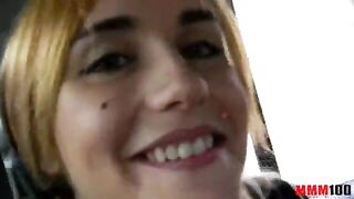 Giovane biondina catturata e scopata in spiaggia