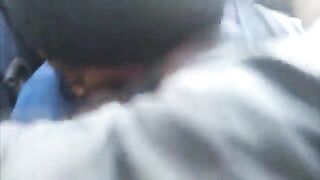 Bella puttanella cattura un cliente in strada