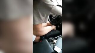 Scopa la zoccola al volante della sua auto