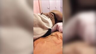 TELO DICO CON LE TETTE DI FUORI COSI TI INCAZZI DI MENO !