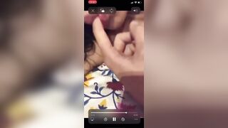 TELO DICO CON LE TETTE DI FUORI COSI TI INCAZZI DI MENO !