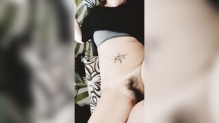 moglie in posizione di missionario dal punto di vista in prima persona