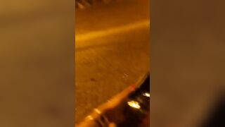 Masturbazione in piazza per la mia puttana