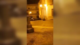 Masturbazione in piazza per la mia puttana