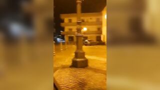 Masturbazione in piazza per la mia puttana