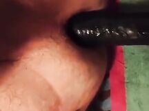 TUTTO IN CULO AL MARITO CON LO STRAP-ON