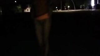 Fa prendere aria alla sua passerotta