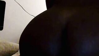 Una amica nera mi svuota i coglioni