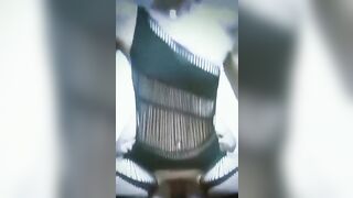 Zitto e scopa - Lei lo cavalca