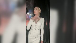 Ilary Blasi Outfit sull' Isola Famosi