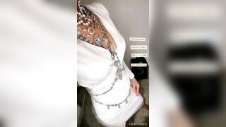 Ilary Blasi Outfit sull' Isola Famosi