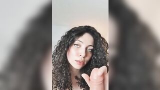 GURDA COME TI SUCCHIO L'UCCELLO AMORE !