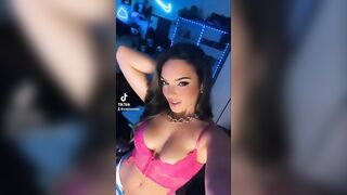 Tutti i video sexy di Giulia Paglianiti (Tiktoker)