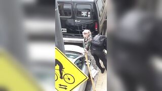 AMSTERDAM due giovani scopano la prostitua sul marciapiede