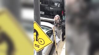 AMSTERDAM due giovani scopano la prostitua sul marciapiede