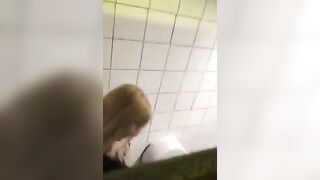 TEEN LESBICHE BECCATE A TROMBARE