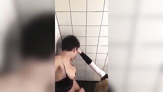 TEEN LESBICHE BECCATE A TROMBARE