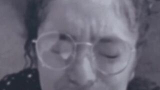 Anteprima del video: Qualcuno sa come si chiama questa troia