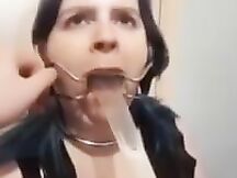 Schiava costretta a bere la sborra