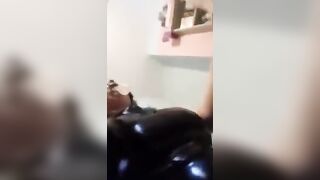 Schiava costretta a bere la sborra