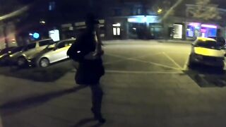 Moglie italiana che esce tutto in piazza la notte