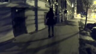 Moglie italiana che esce tutto in piazza la notte