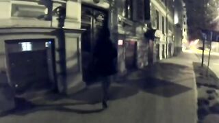 Moglie italiana che esce tutto in piazza la notte