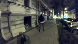 Moglie italiana che esce tutto in piazza la notte