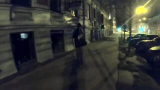 Moglie italiana che esce tutto in piazza la notte