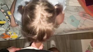 Giovane italiana studentessa di 18 anni viene penetrata analmente dal suo fidanzato.