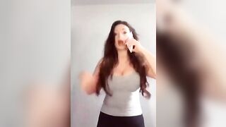 DICI CHE MI AMI MA POI VAI A BAGASCIE?