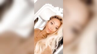 Splendida ragazza bionda dilettante