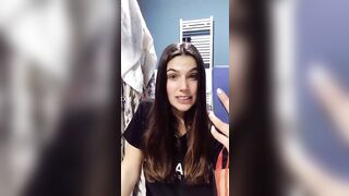 Ragazzi, non è il momento di rispettare la quarantena, è ora di scopare