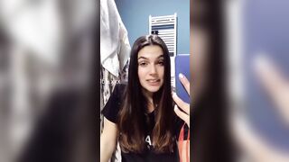 Ragazzi, non è il momento di rispettare la quarantena, è ora di scopare