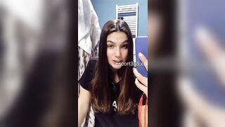 Ragazzi, non è il momento di rispettare la quarantena, è ora di scopare