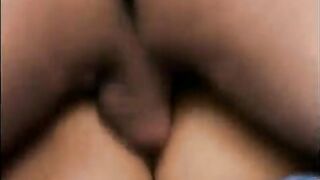 Giovane puttanella cattura 2 clienti