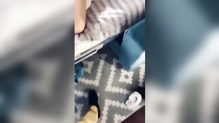 Un cazzo duro di fronte a Priscilla Salerno che riposa