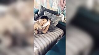 Anteprima del video: Un cazzo duro di fronte a Priscilla Salerno che riposa