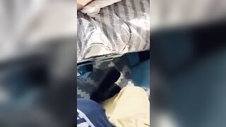 Un cazzo duro di fronte a Priscilla Salerno che riposa