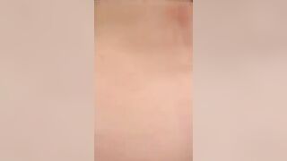 Succhi benissimo, mettiti a pecorina - La fidanzata riceve una pompa e una scopata