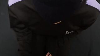 Pompino amatoriale della fidanzata porcella con una sborrata in bocca