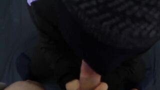 Pompino amatoriale della fidanzata porcella con una sborrata in bocca