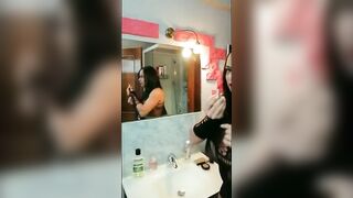 La troia si prepara per andare a scopare al club privè