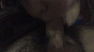 Anteprima del video: Pompino amatoriale di moglie italiana ripreso in POV.