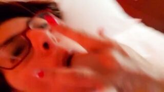 Pompino moglie italiana con sborrata in faccia