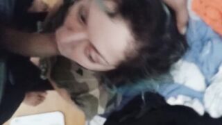 Ragazza italiana fa un pompino a marocchino