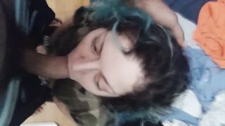 Ragazza italiana fa un pompino a marocchino