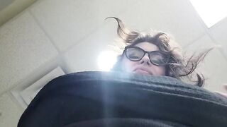 Ragazza con tette naturali incredibili