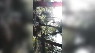 Sveltina di una coppia italiana in montagna